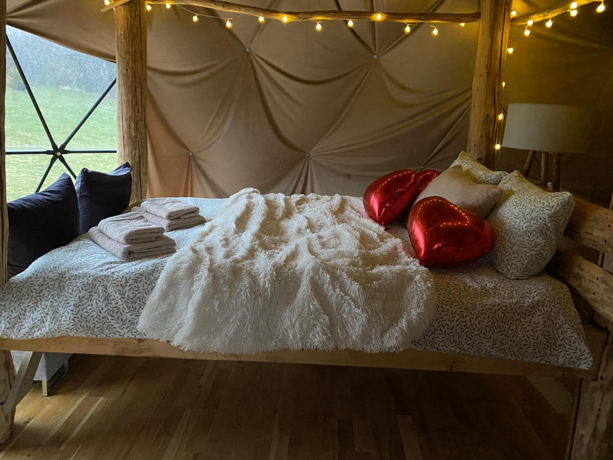 Lepiej Trafic Nie Mogliscie Luxury tent Mieroszow
